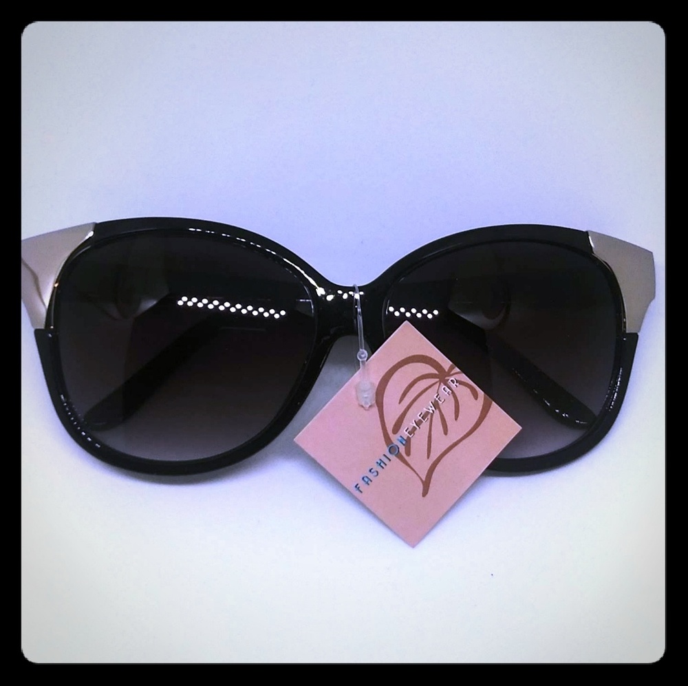 Womens fashio sunglasses